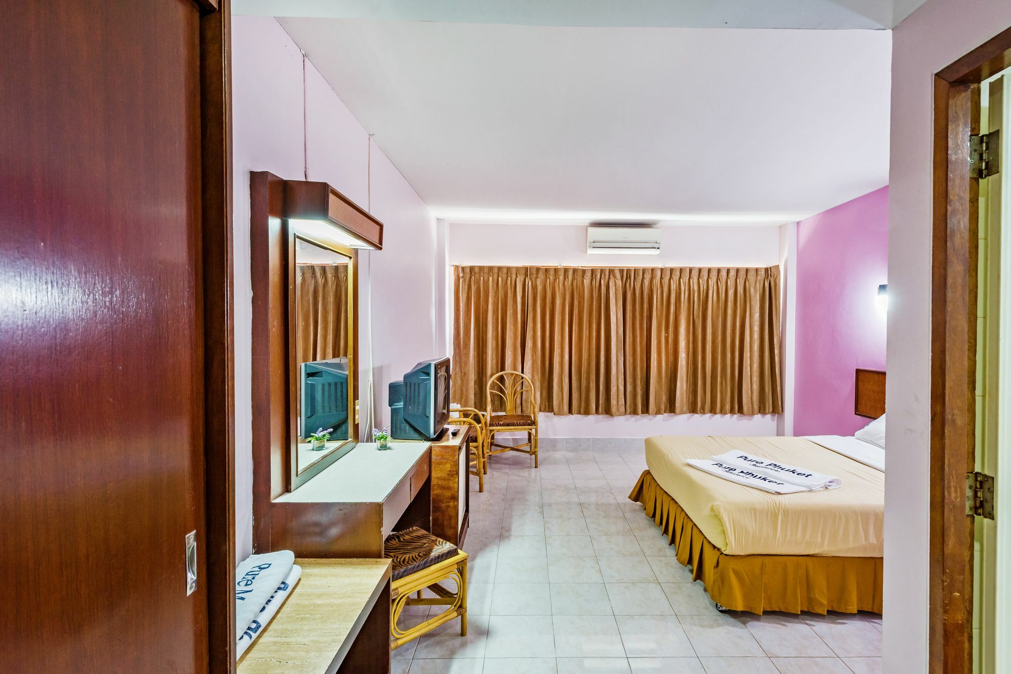 Pure Phuket Residence Buitenkant foto